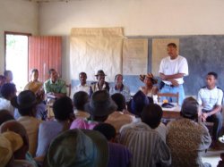 Dr. Armand Randrianasolo conducting a workshop
