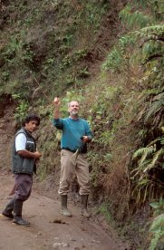 Henk and Rodolfo collecting ferns on San Alberto road