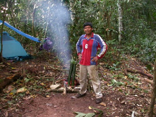 Cocinando en recipientes de bambu