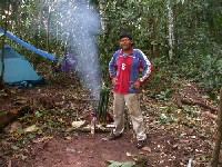 Cocinando en recipientes de bambu