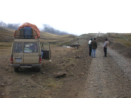 Carretera en reparacion en la Puna