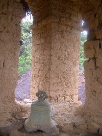 Torre campanario de la iglesia de Pata